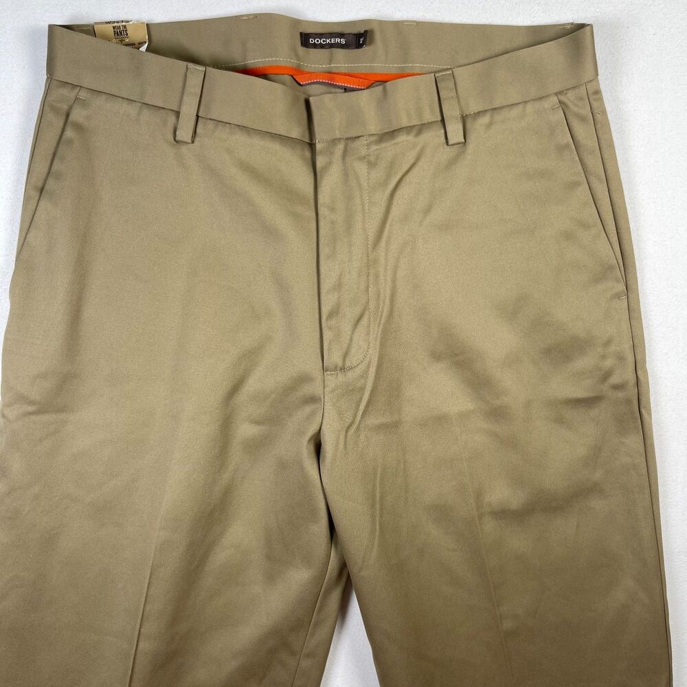 Dockers D3 Pants Men's 34 x 32 Khaki Cotton Flat Front Classic Fit Slash Pockets - Picture 3 of 14